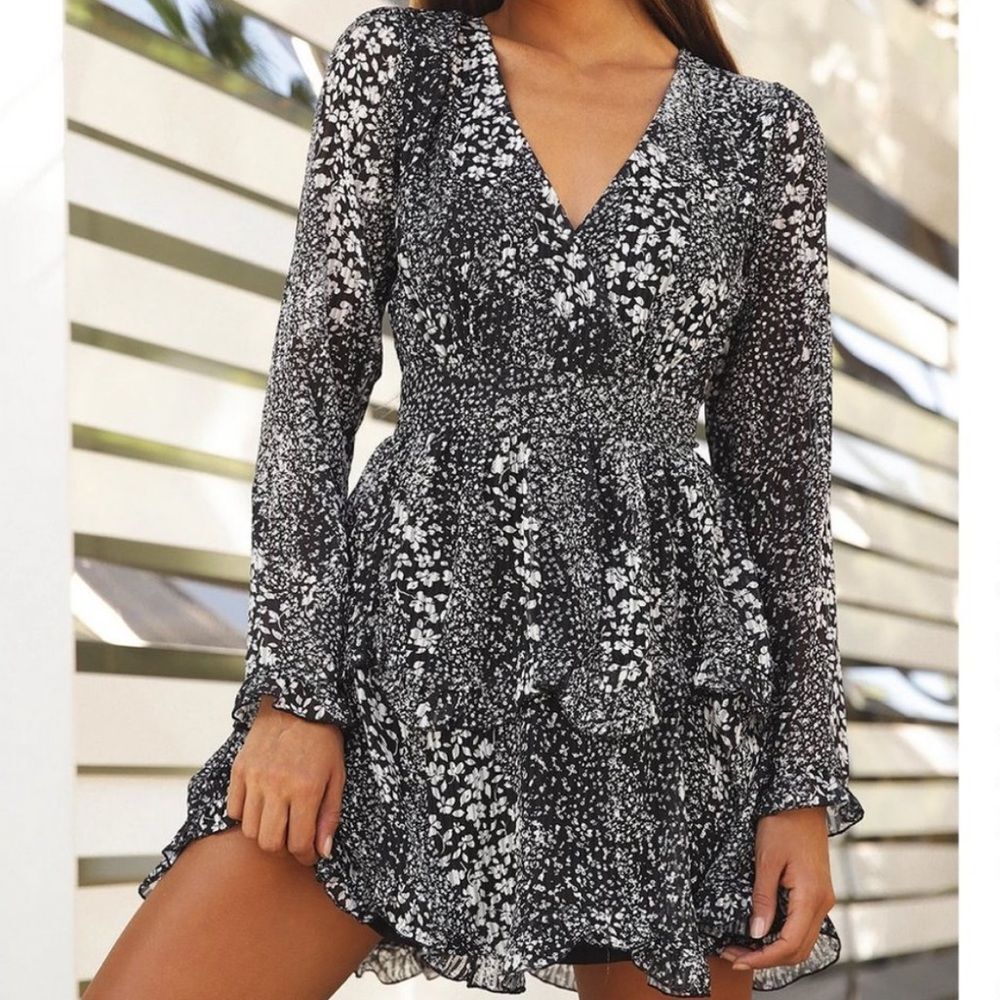 Lulus Love Me Right Black Floral Print Long Sleeve Tiered Mini Dress XS